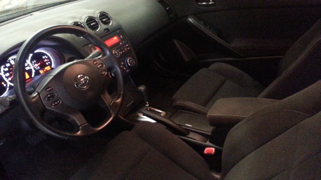 2010 Nissan Altima 4x4 Reg. Cab Long Bed