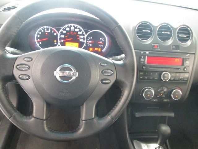 2010 Nissan Altima 4WD Reg Cab 133