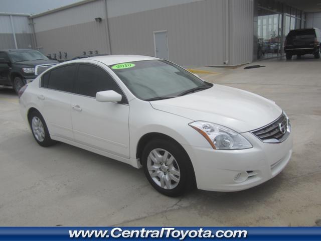 2010 Nissan Altima 2WD Crew Cab 140.5 Laramie
