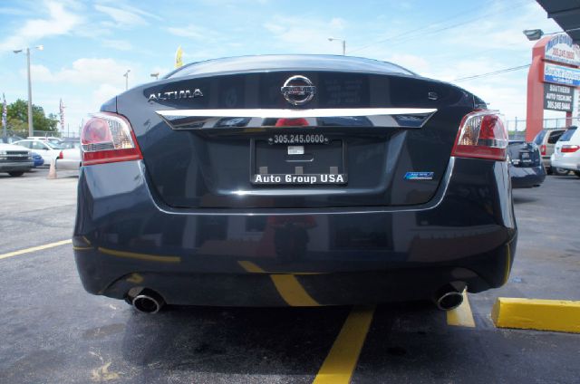 2010 Nissan Altima Pickupslt Quad Cab SWB 4WD 4x4 Truck