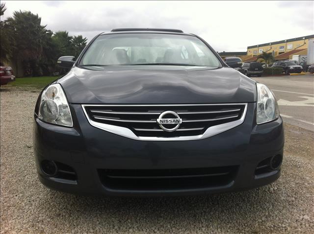 2010 Nissan Altima SLT Quad Cab 2WD