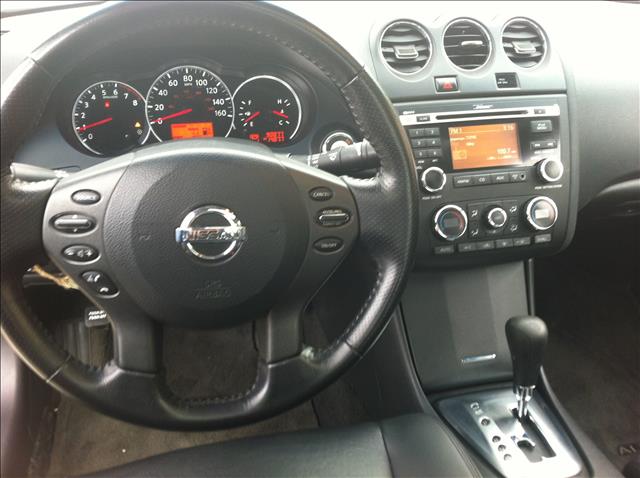 2010 Nissan Altima SLT Quad Cab 2WD