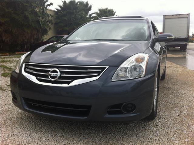 2010 Nissan Altima SLT Quad Cab 2WD