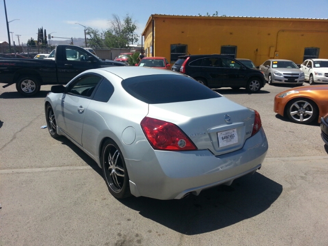 2010 Nissan Altima Pickupslt Quad Cab SWB 4WD 4x4 Truck