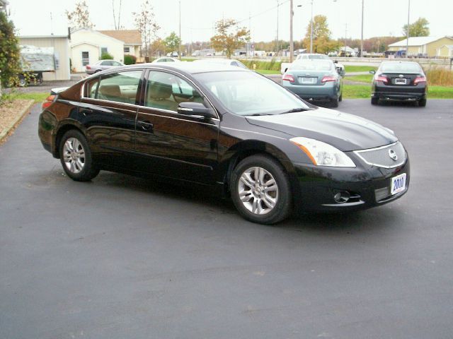 2010 Nissan Altima SLT Quad Cab 2WD