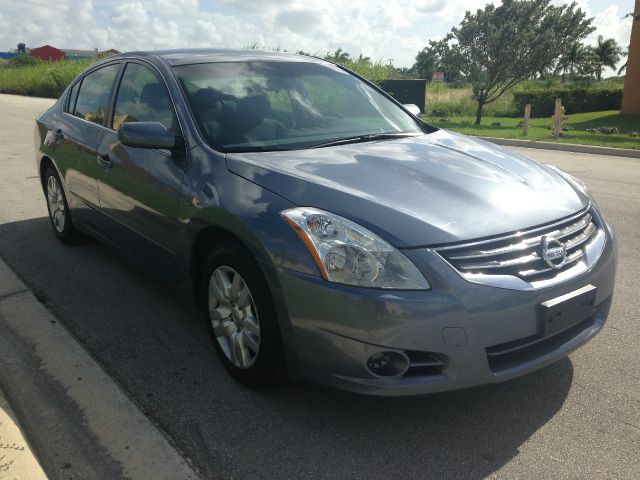 2010 Nissan Altima Pickupslt Quad Cab SWB 4WD 4x4 Truck