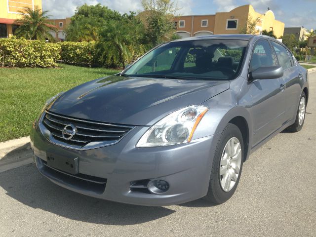 2010 Nissan Altima Pickupslt Quad Cab SWB 4WD 4x4 Truck