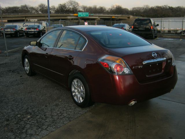 2010 Nissan Altima GS-R