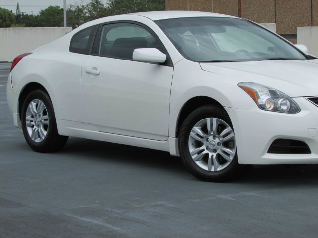 2010 Nissan Altima Pickupslt Quad Cab SWB 4WD 4x4 Truck