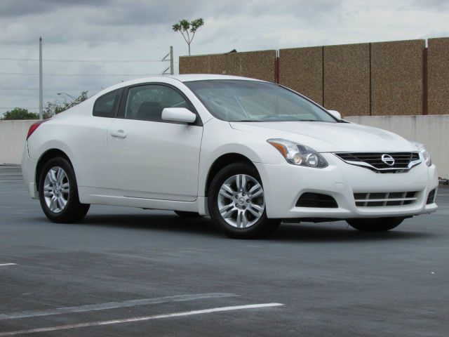 2010 Nissan Altima Pickupslt Quad Cab SWB 4WD 4x4 Truck