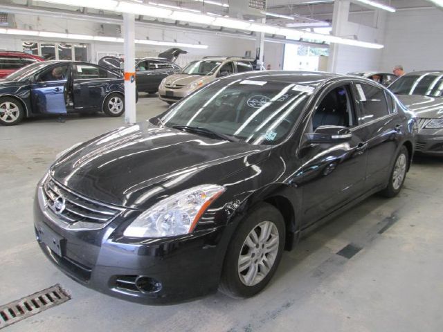 2010 Nissan Altima SLT Quad Cab 2WD