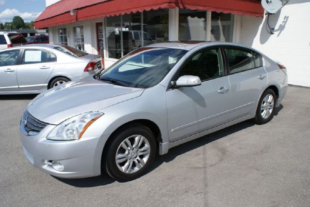 2010 Nissan Altima Pickupslt Quad Cab SWB 4WD 4x4 Truck