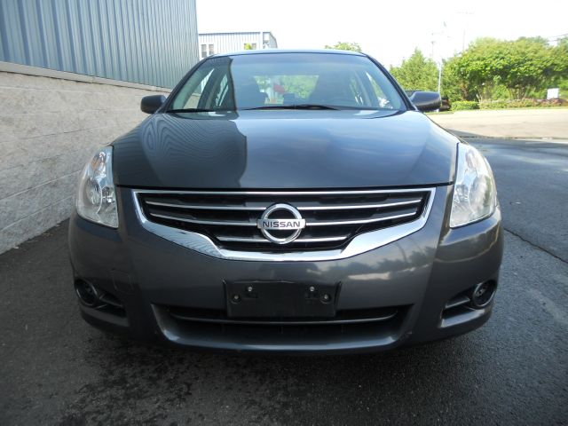 2010 Nissan Altima 2WD Crew Cab 140.5 Laramie