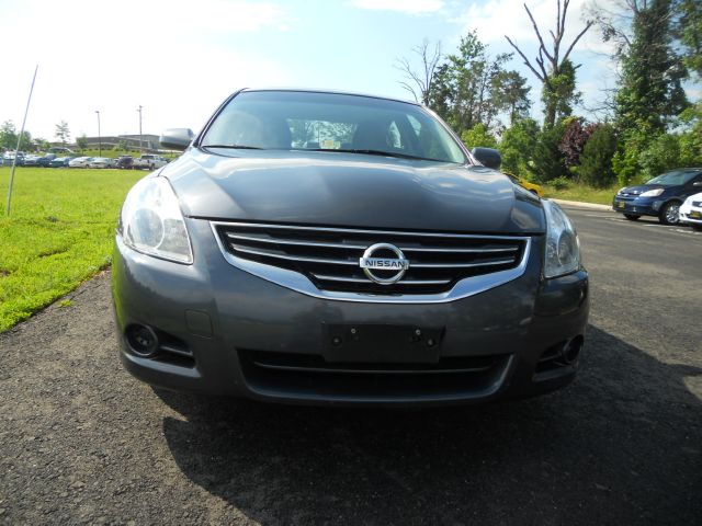 2010 Nissan Altima 2WD Crew Cab 140.5 Laramie