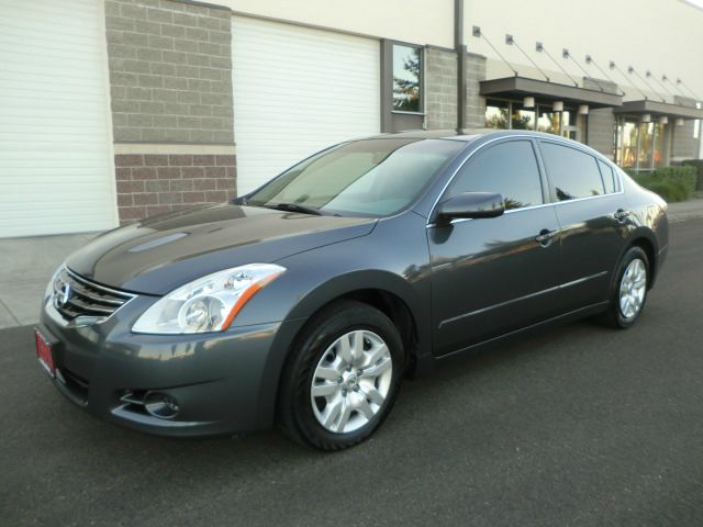 2010 Nissan Altima Pickupslt Quad Cab SWB 4WD 4x4 Truck