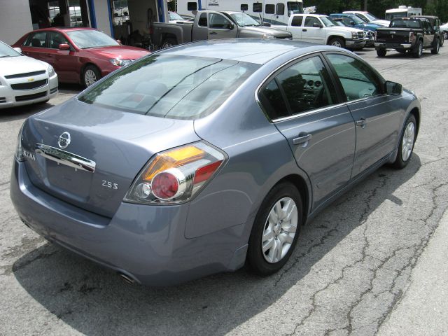 2010 Nissan Altima SLT Quad Cab 2WD