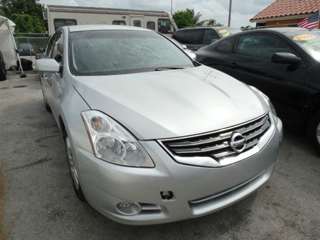 2010 Nissan Altima Pickupslt Quad Cab SWB 4WD 4x4 Truck