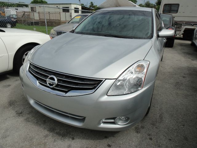 2010 Nissan Altima Pickupslt Quad Cab SWB 4WD 4x4 Truck
