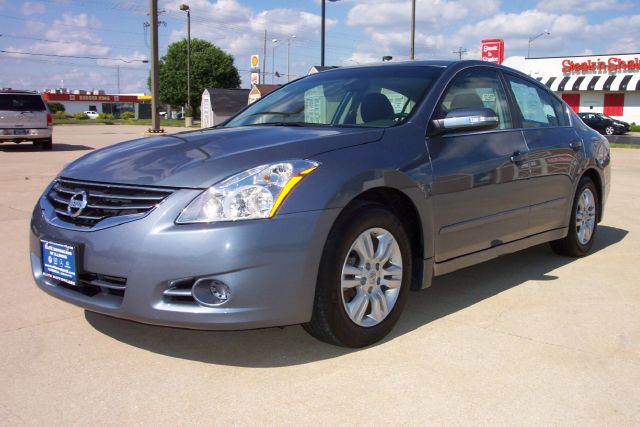 2010 Nissan Altima SLT Quad Cab 2WD