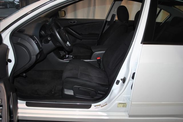 2010 Nissan Altima Pickupslt Quad Cab SWB 4WD 4x4 Truck