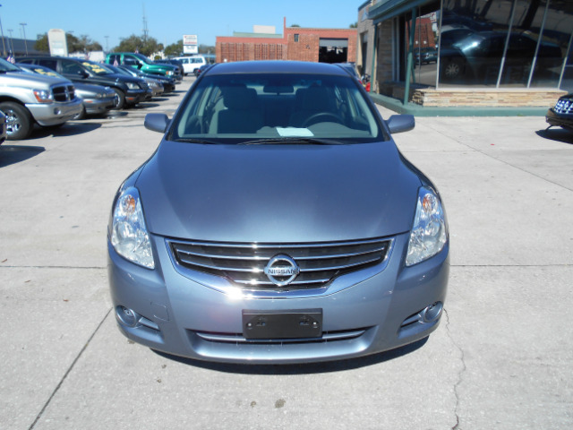 2010 Nissan Altima Pickupslt Quad Cab SWB 4WD 4x4 Truck