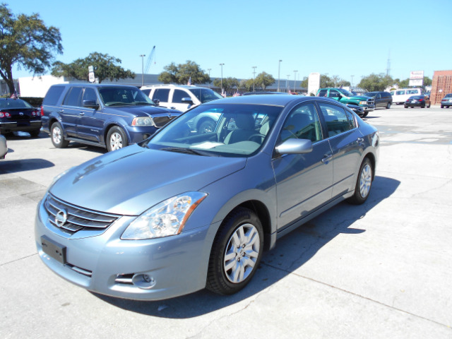 2010 Nissan Altima Pickupslt Quad Cab SWB 4WD 4x4 Truck