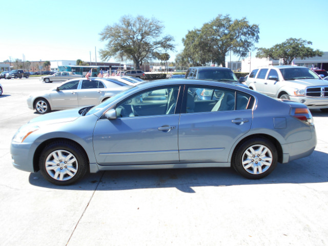 2010 Nissan Altima Pickupslt Quad Cab SWB 4WD 4x4 Truck
