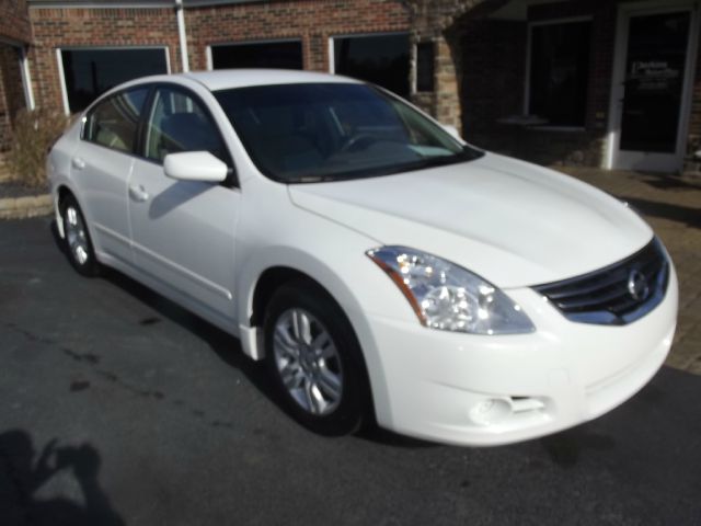 2010 Nissan Altima Pickupslt Quad Cab SWB 4WD 4x4 Truck