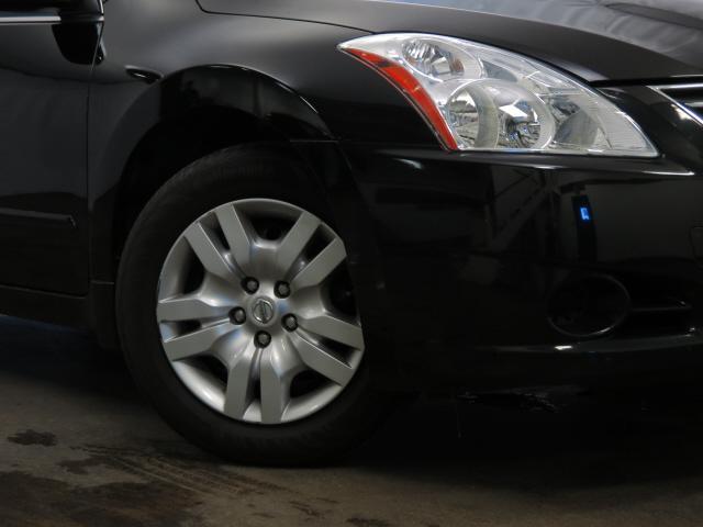 2010 Nissan Altima 4WD Crew Cab 140.5 Laramie