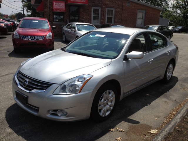 2010 Nissan Altima Pickupslt Quad Cab SWB 4WD 4x4 Truck