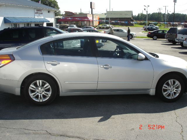2010 Nissan Altima Pickupslt Quad Cab SWB 4WD 4x4 Truck