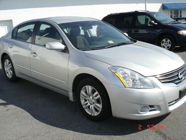 2010 Nissan Altima Pickupslt Quad Cab SWB 4WD 4x4 Truck