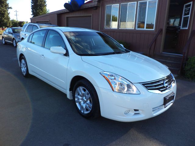 2011 Nissan Altima Pickupslt Quad Cab SWB 4WD 4x4 Truck