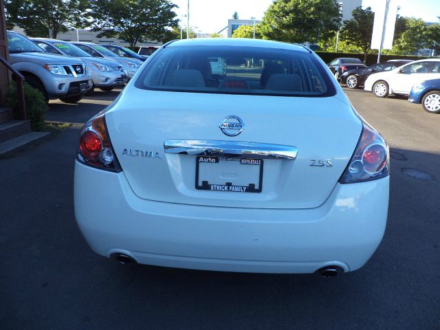 2011 Nissan Altima Pickupslt Quad Cab SWB 4WD 4x4 Truck