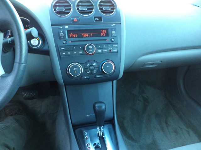 2011 Nissan Altima Pickupslt Quad Cab SWB 4WD 4x4 Truck