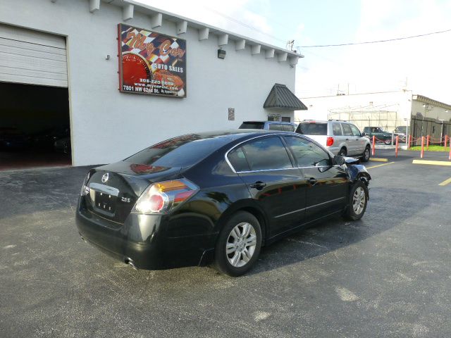 2011 Nissan Altima Pickupslt Quad Cab SWB 4WD 4x4 Truck