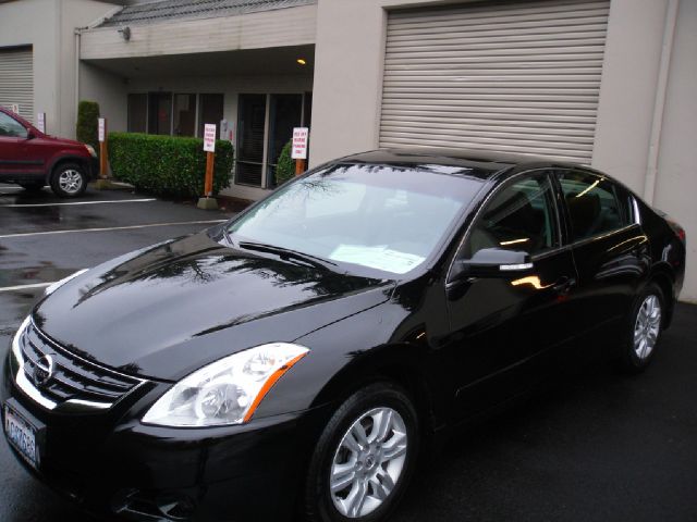 2011 Nissan Altima (navigation)(rear DVD)