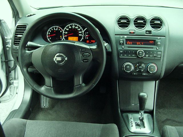 2011 Nissan Altima Pickupslt Quad Cab SWB 4WD 4x4 Truck