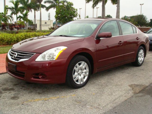 2011 Nissan Altima Pickupslt Quad Cab SWB 4WD 4x4 Truck