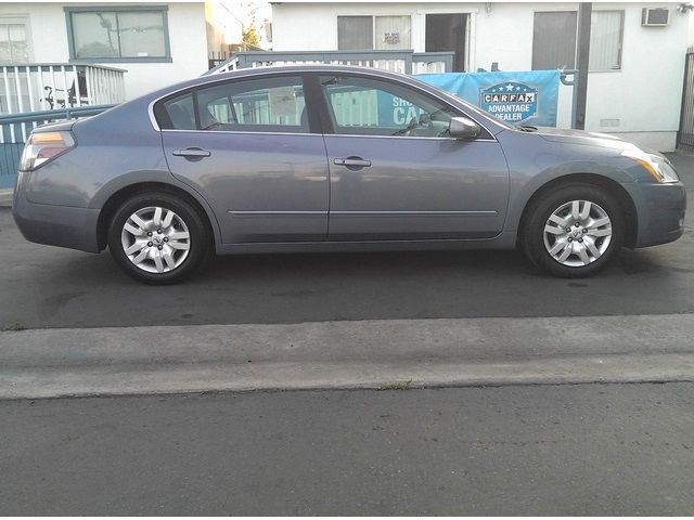 2011 Nissan Altima GS-R