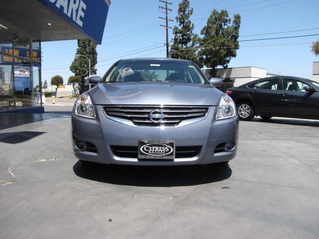 2011 Nissan Altima 4x4 Truck