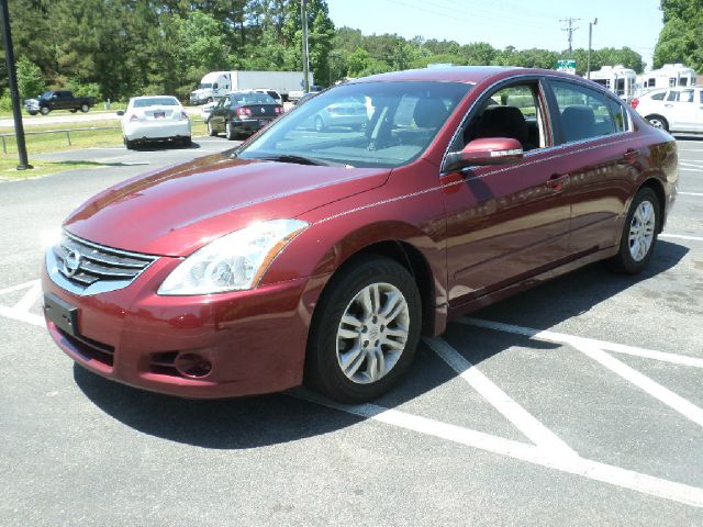 2011 Nissan Altima LS NICE