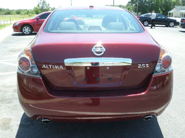 2011 Nissan Altima LS NICE