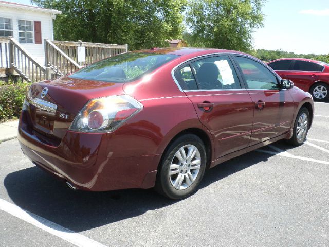 2011 Nissan Altima LS NICE