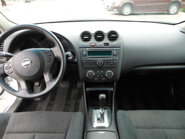 2011 Nissan Altima Pickupslt Quad Cab SWB 4WD 4x4 Truck