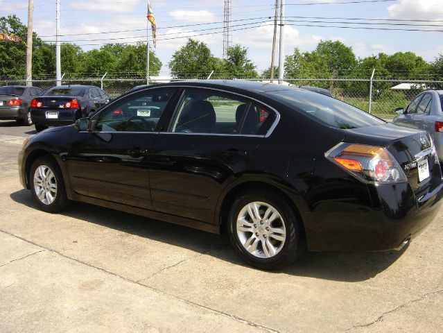 2011 Nissan Altima 2WD Crew Cab 140.5 Laramie