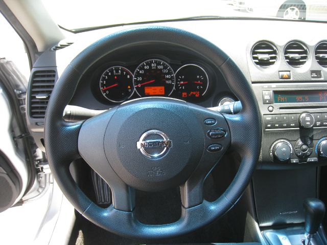 2011 Nissan Altima Pickupslt Quad Cab SWB 4WD 4x4 Truck