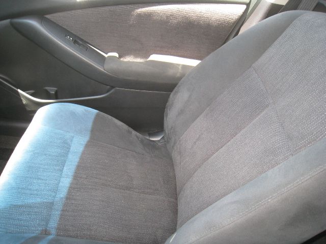 2011 Nissan Altima Pickupslt Quad Cab SWB 4WD 4x4 Truck