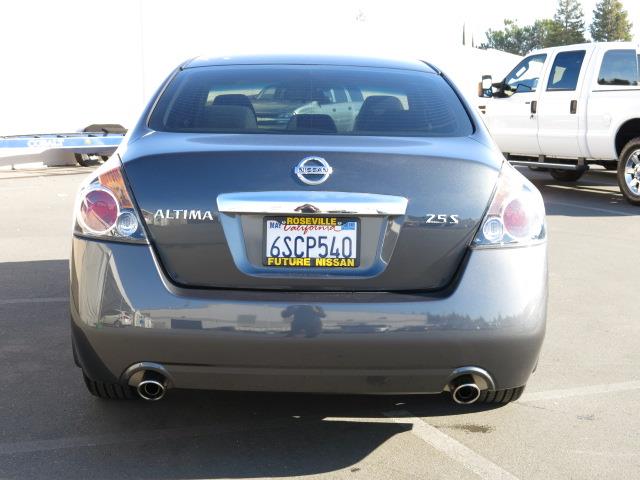 2011 Nissan Altima FWD 4dr