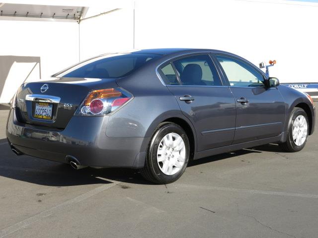 2011 Nissan Altima FWD 4dr